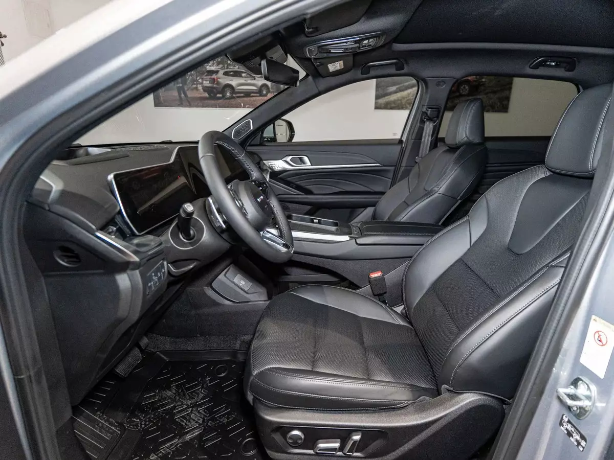 Автосалон: Haval New F7