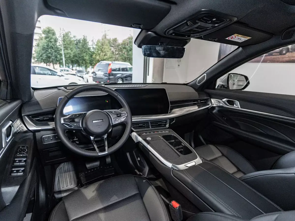 Автосалон: Haval New F7