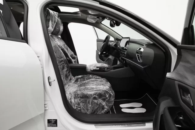 Автосалон: Citroen C5 X