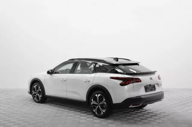 Автосалон: Citroen C5 X