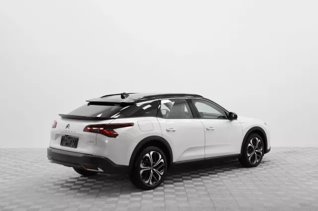 Автосалон: Citroen C5 X