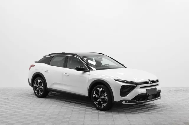 Автосалон: Citroen C5 X