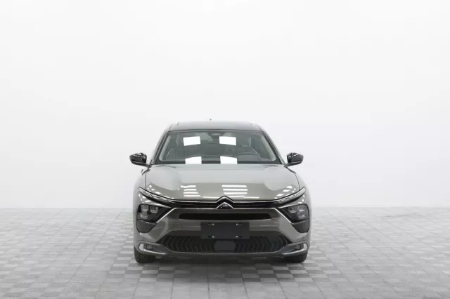 Автосалон: Citroen C5 X