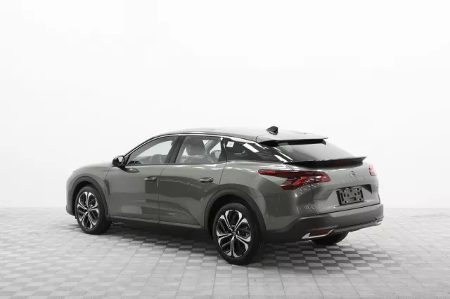 Автосалон: Citroen C5 X
