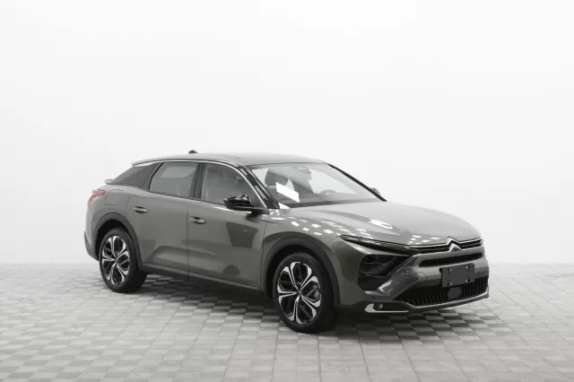 Автосалон: Citroen C5 X