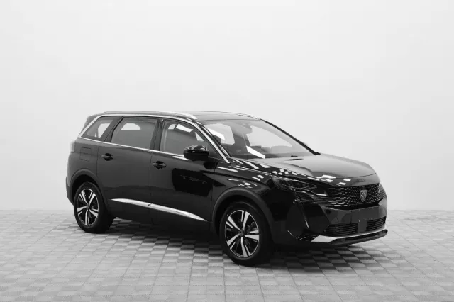 Автосалон: Peugeot 5008