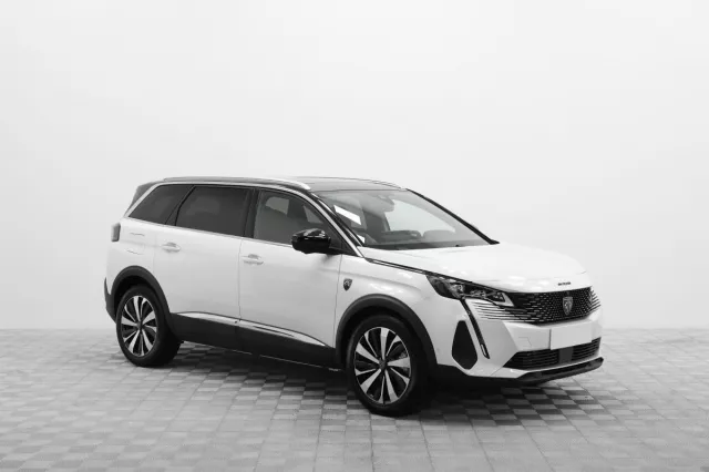 Автосалон: Peugeot 5008