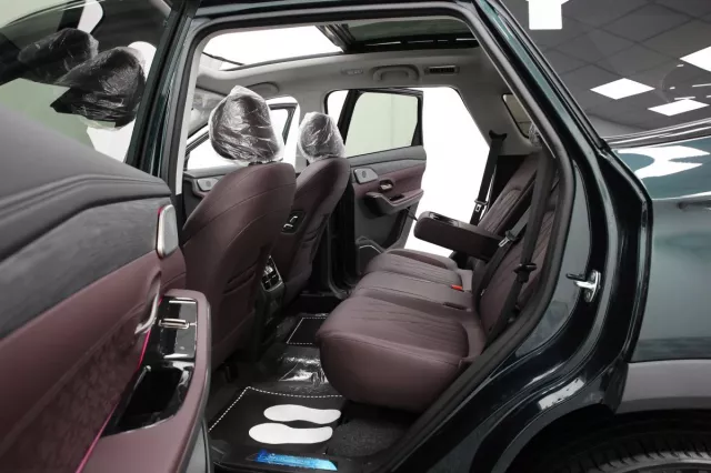 Автосалон: Soueast S09