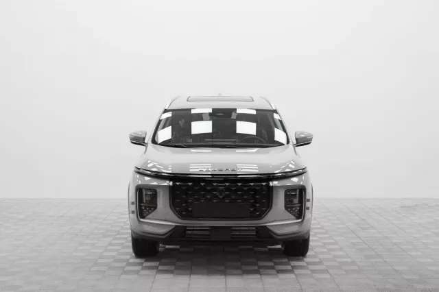 Автосалон: Soueast S09