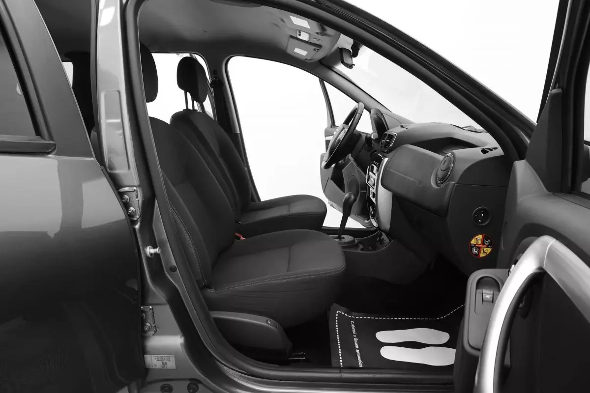 Автосалон: Nissan Terrano