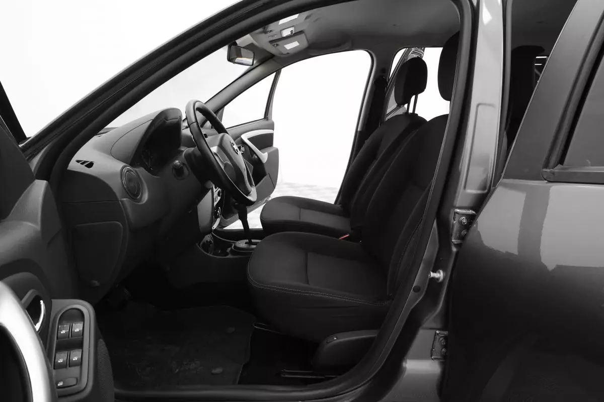 Автосалон: Nissan Terrano