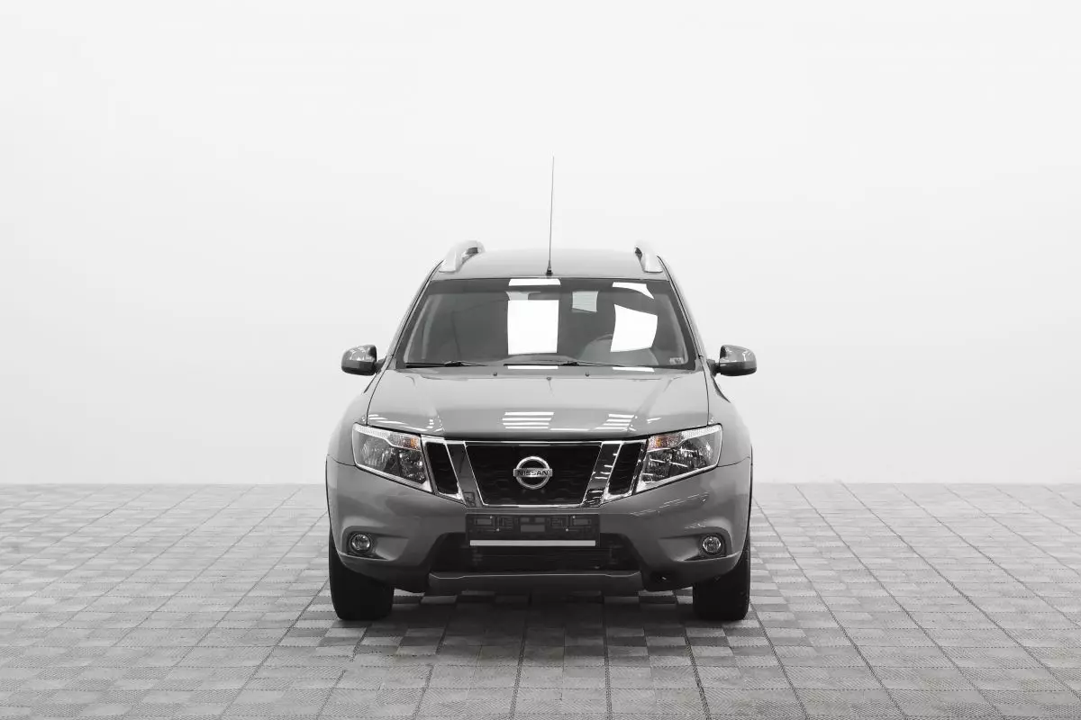 Автосалон: Nissan Terrano