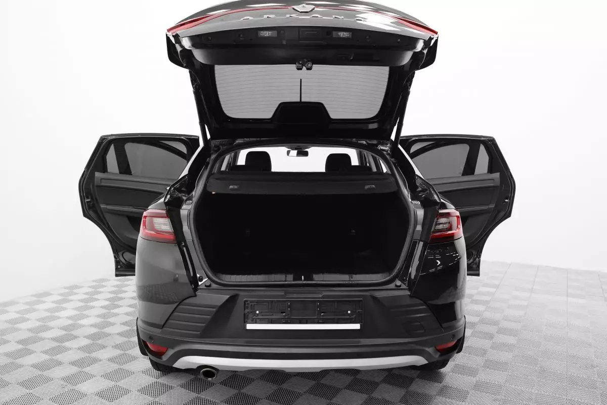 Автосалон: Renault Arkana
