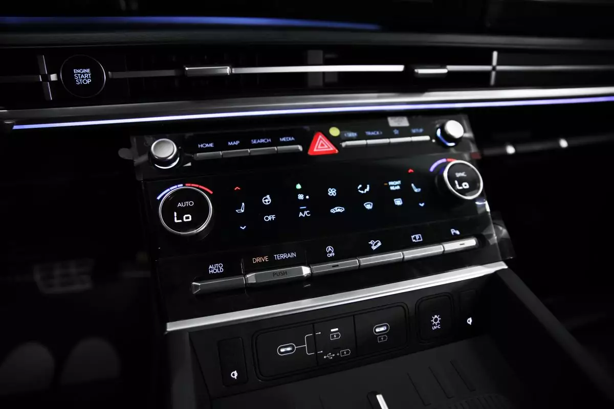 Автосалон: Hyundai Santa Fe New