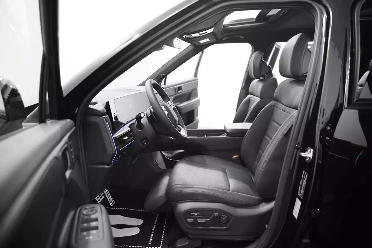 Автосалон: Hyundai Santa Fe New