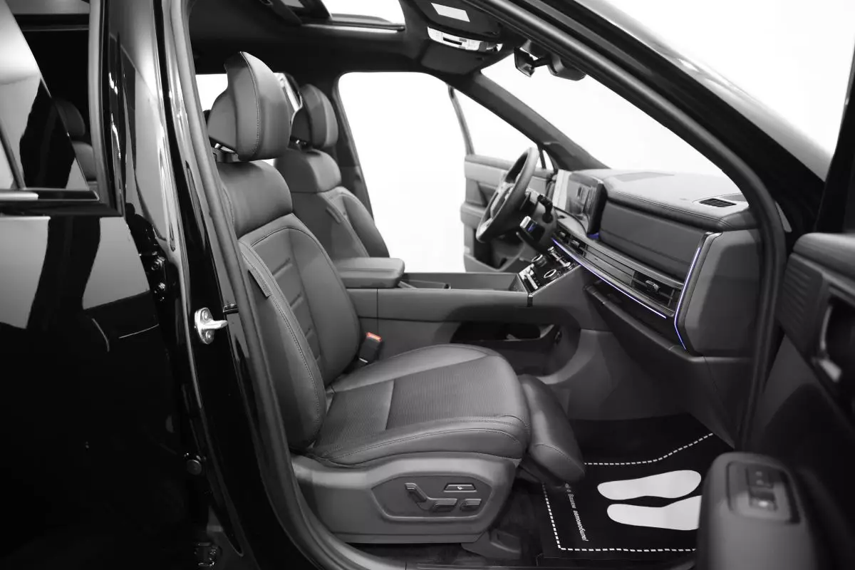 Автосалон: Hyundai Santa Fe New