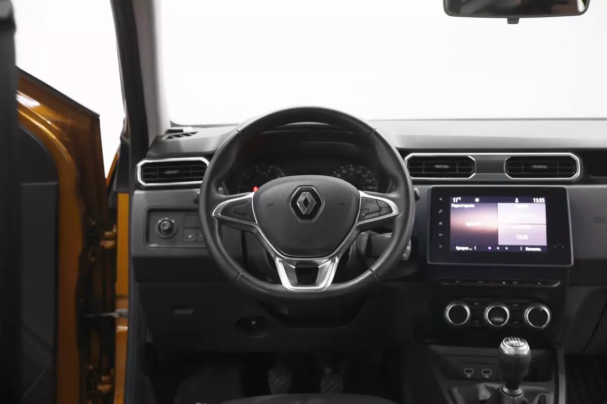 Автосалон: Renault Duster