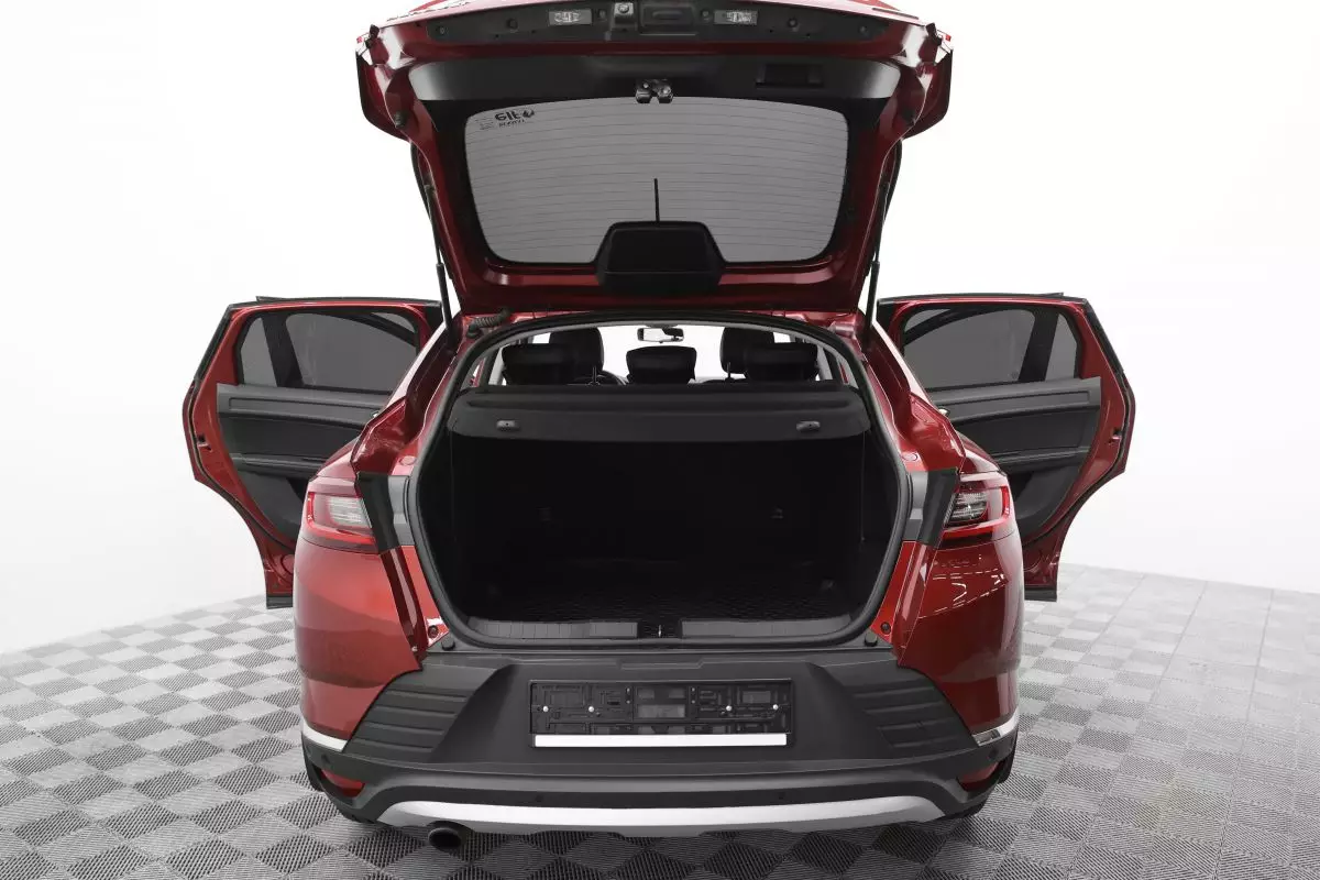 Автосалон: Renault Arkana