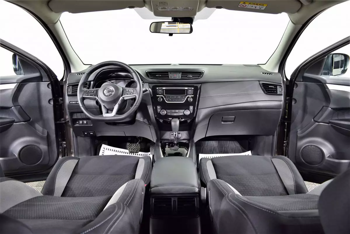 Автосалон: Nissan Qashqai
