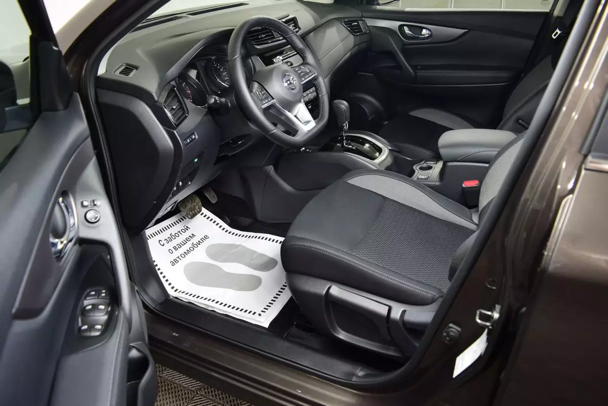 Автосалон: Nissan Qashqai