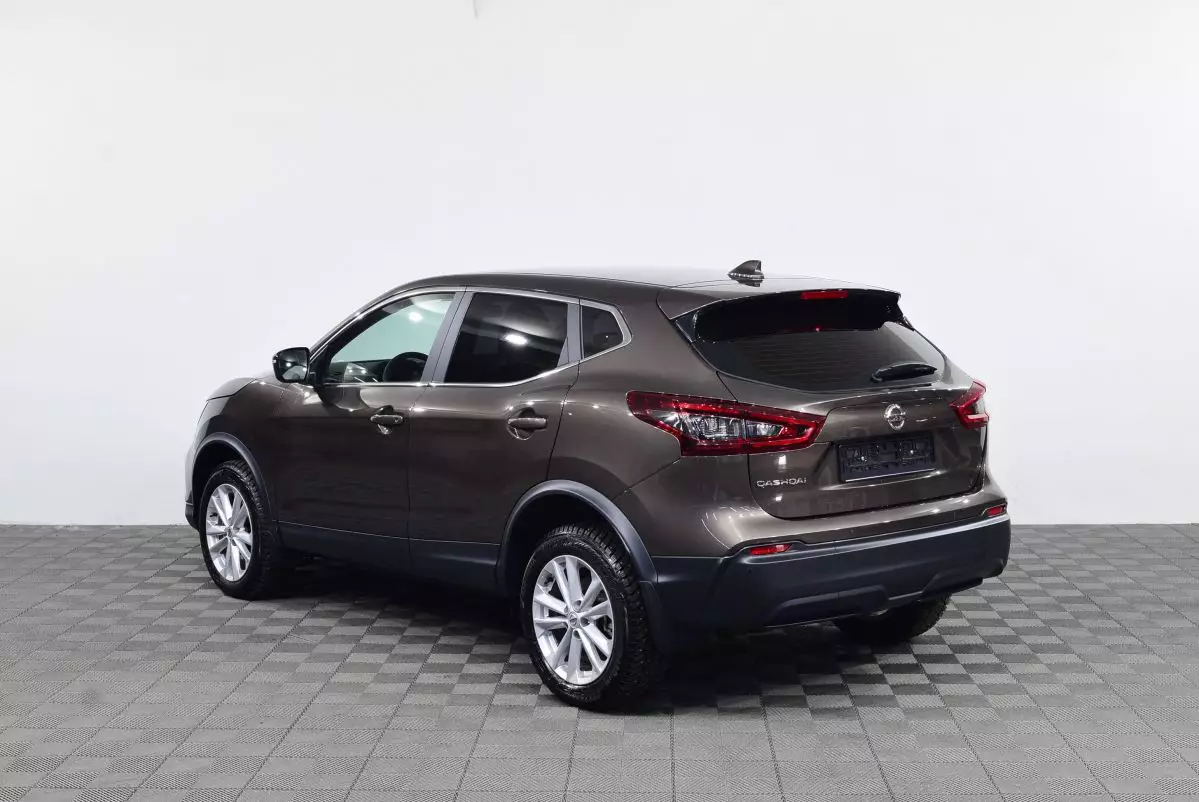 Автосалон: Nissan Qashqai