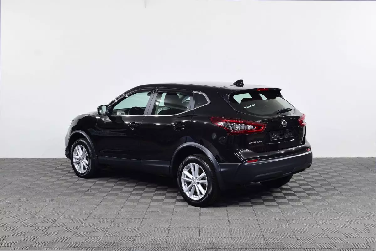 Автосалон: Nissan Qashqai