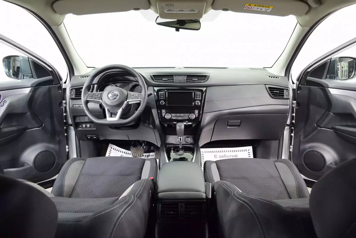 Автосалон: Nissan Qashqai