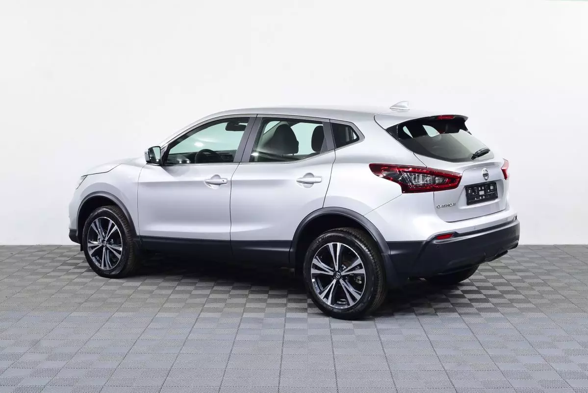 Автосалон: Nissan Qashqai