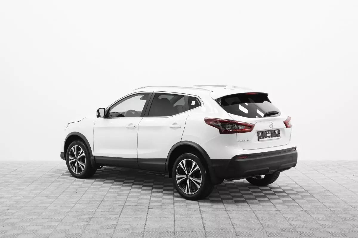 Автосалон: Nissan Qashqai