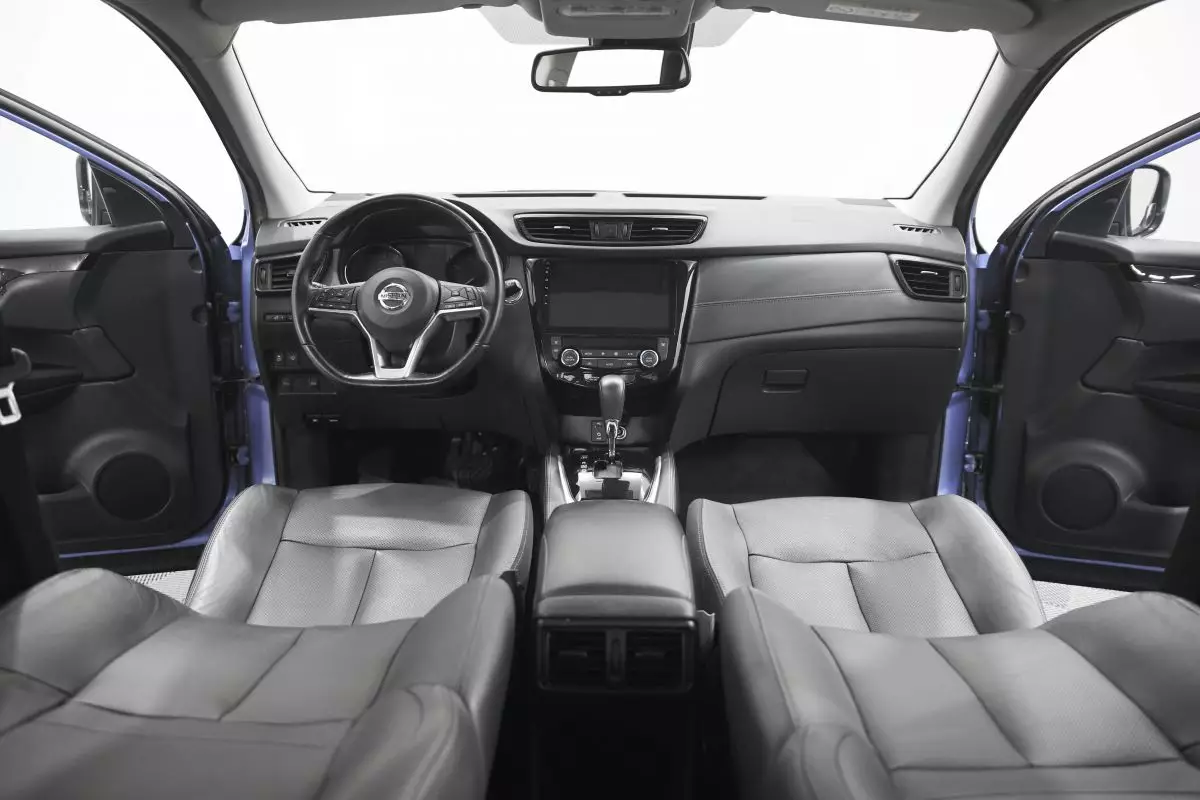 Автосалон: Nissan Qashqai