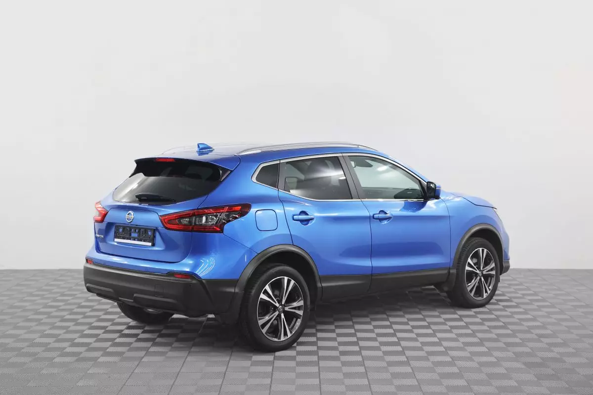 Автосалон: Nissan Qashqai