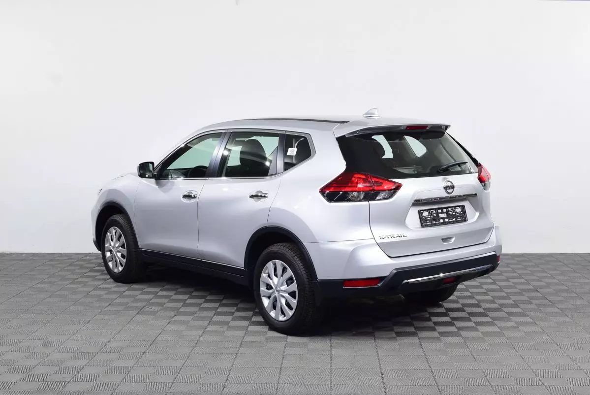 Автосалон: Nissan X-Trail