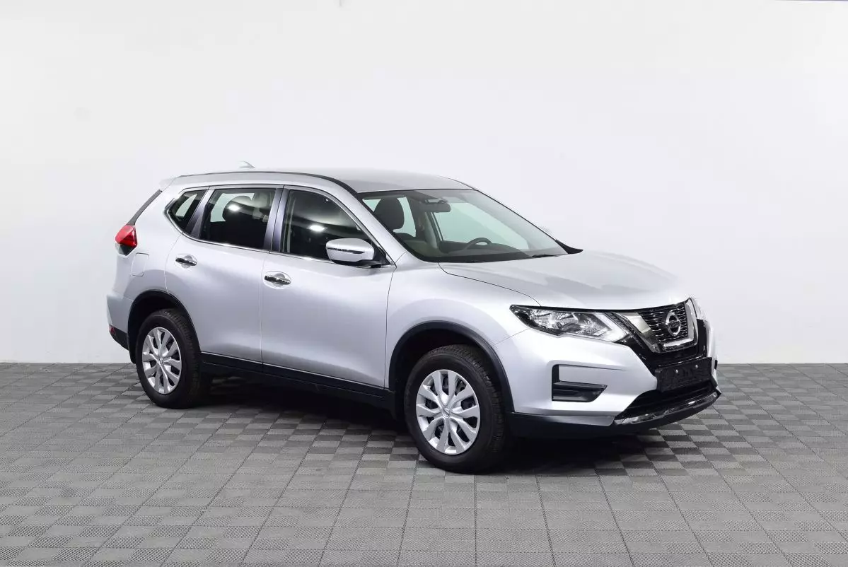 Автосалон: Nissan X-Trail