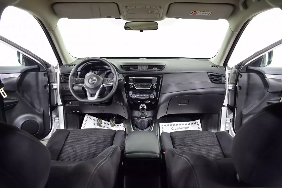 Автосалон: Nissan X-Trail
