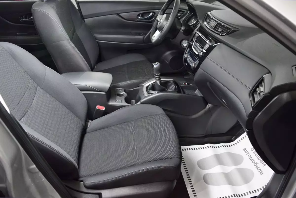 Автосалон: Nissan X-Trail