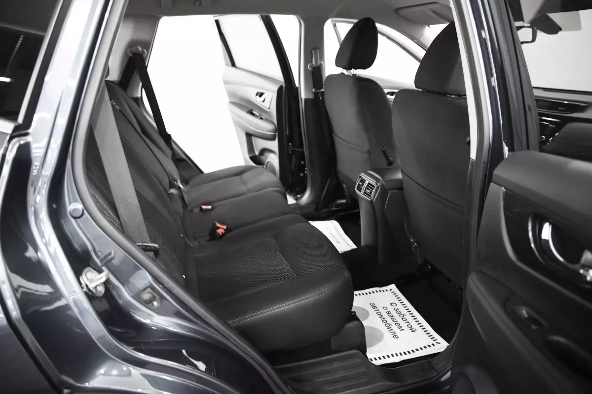 Автосалон: Nissan X-Trail