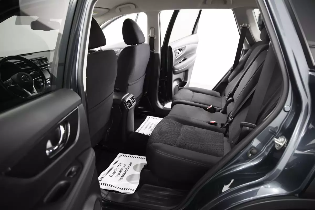 Автосалон: Nissan X-Trail