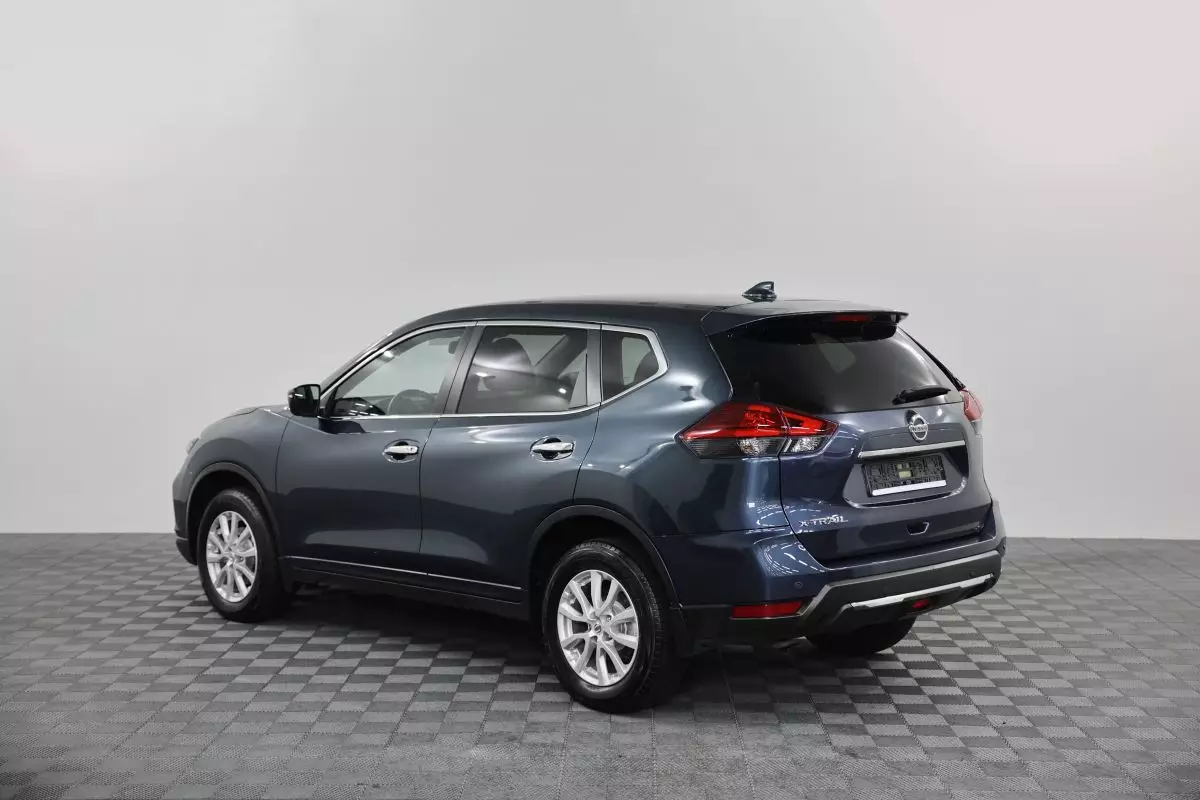 Автосалон: Nissan X-Trail