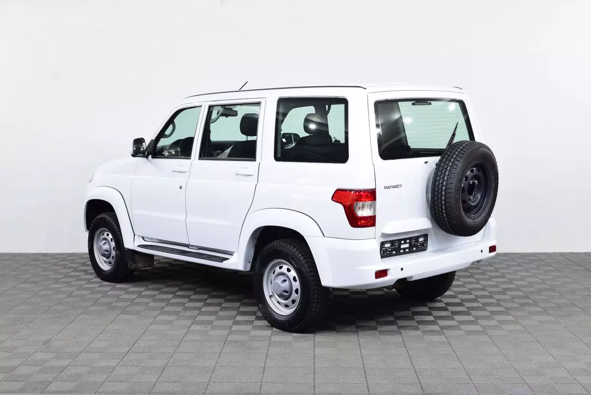 Автосалон: Uaz Patriot