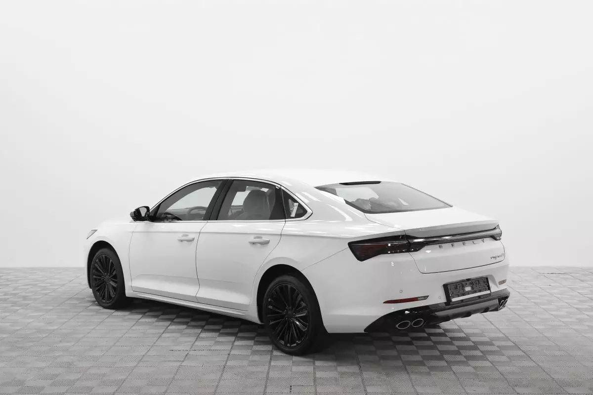 Автосалон: Geely Preface