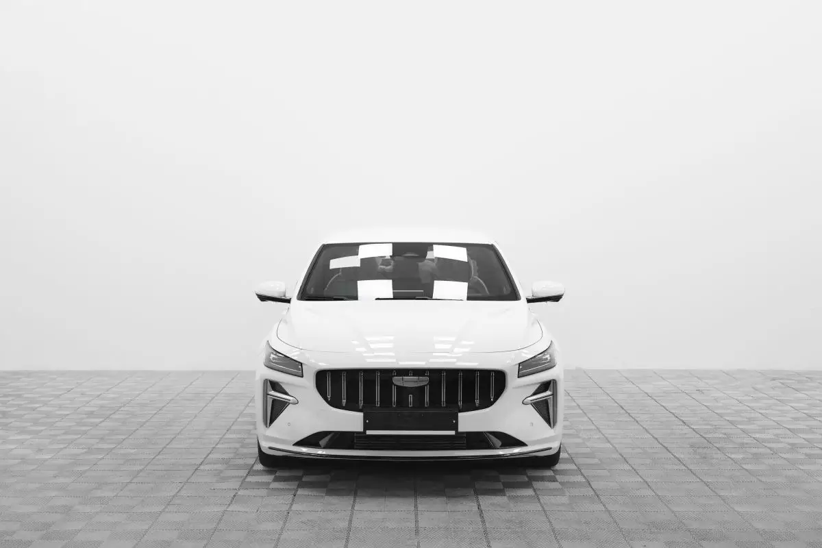 Автосалон: Geely Preface