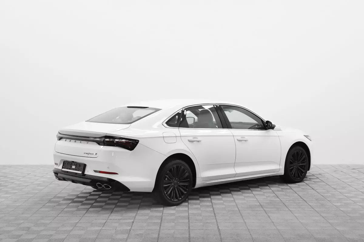 Автосалон: Geely Preface
