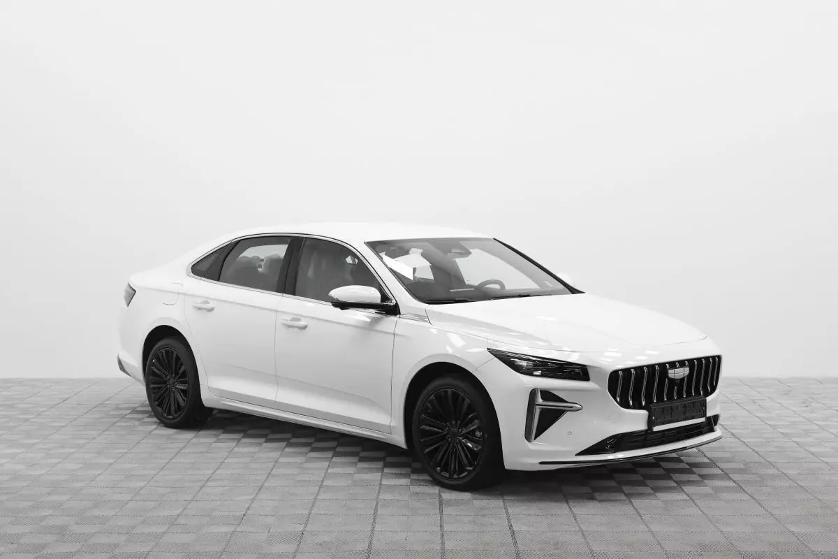 Автосалон: Geely Preface