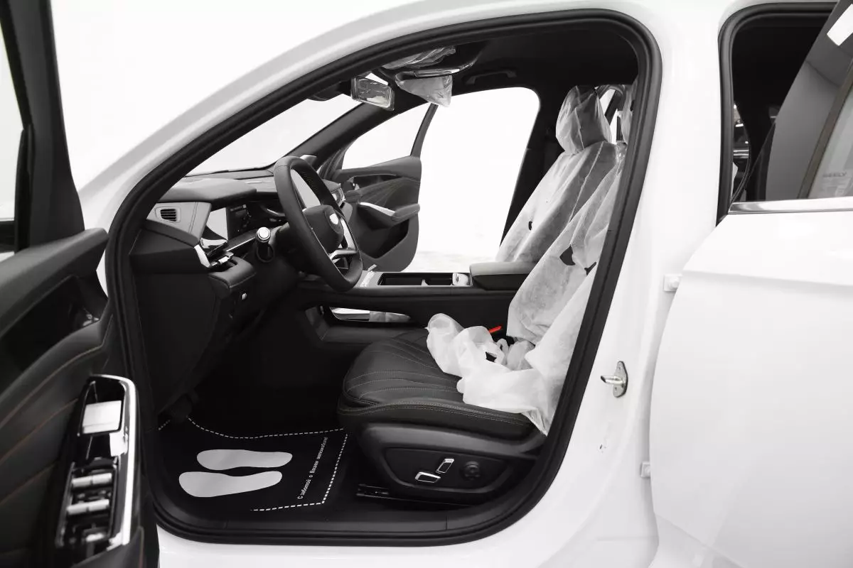 Автосалон: Geely Preface