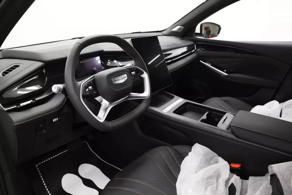 Автосалон: Geely Preface