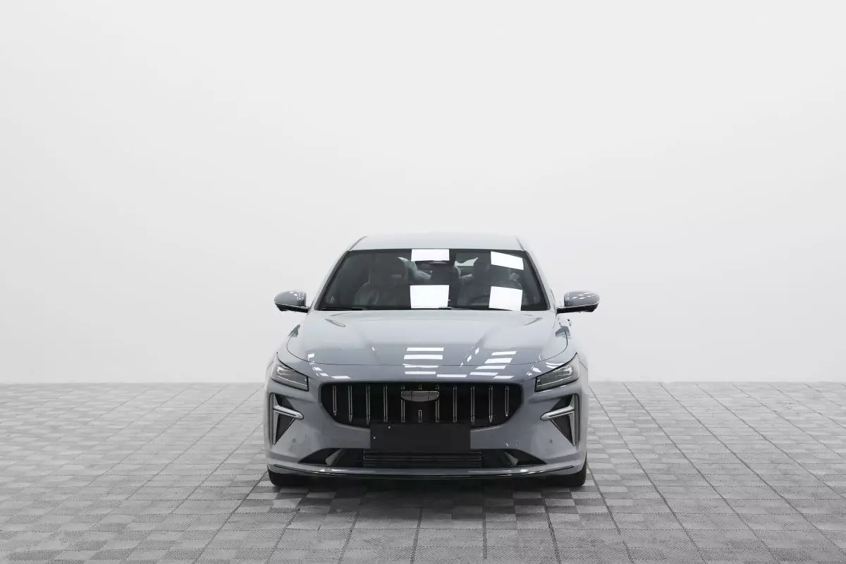 Автосалон: Geely Preface