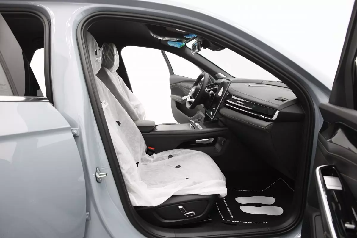 Автосалон: Geely Preface
