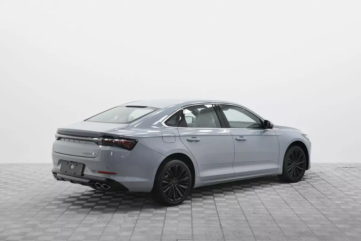 Автосалон: Geely Preface