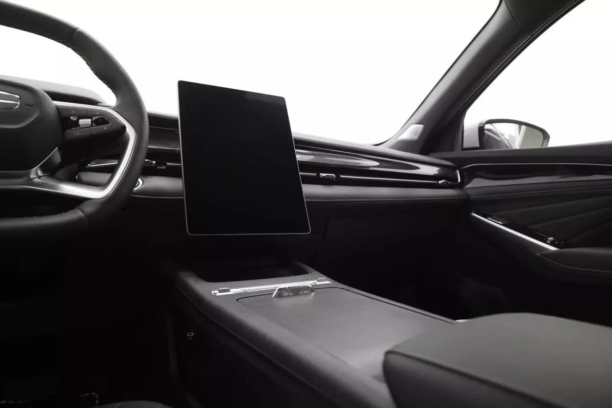 Автосалон: Geely Preface