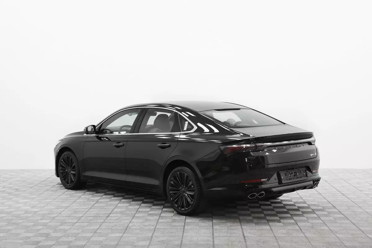 Автосалон: Geely Preface